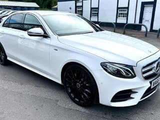 Mercedes-Benz E-Class E 220 D AMG LINE 4-Door